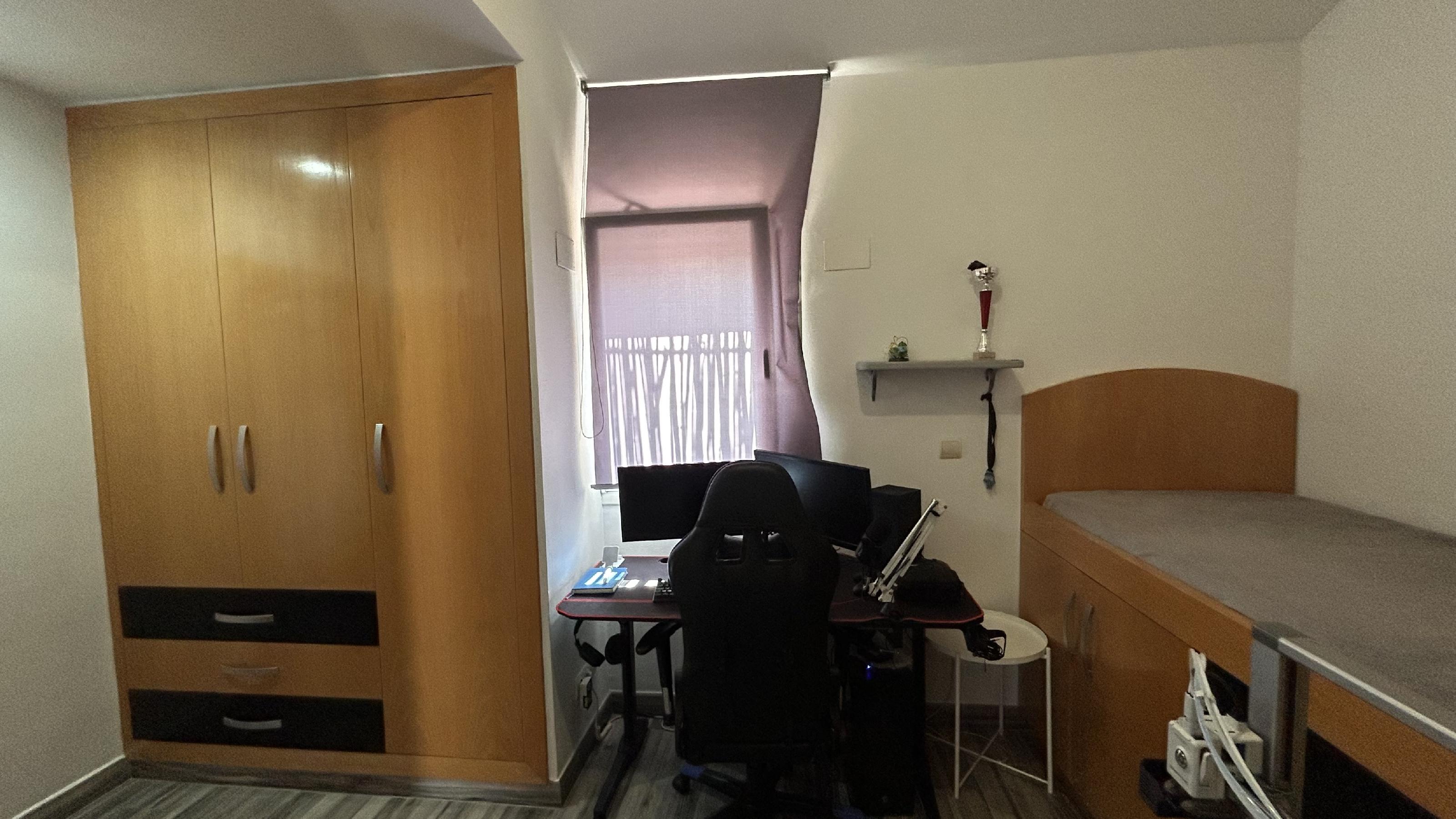 Imagen 33 Piso en venta en Sant Andreu De La Barca / Junto a la oficina de Correos La Solana