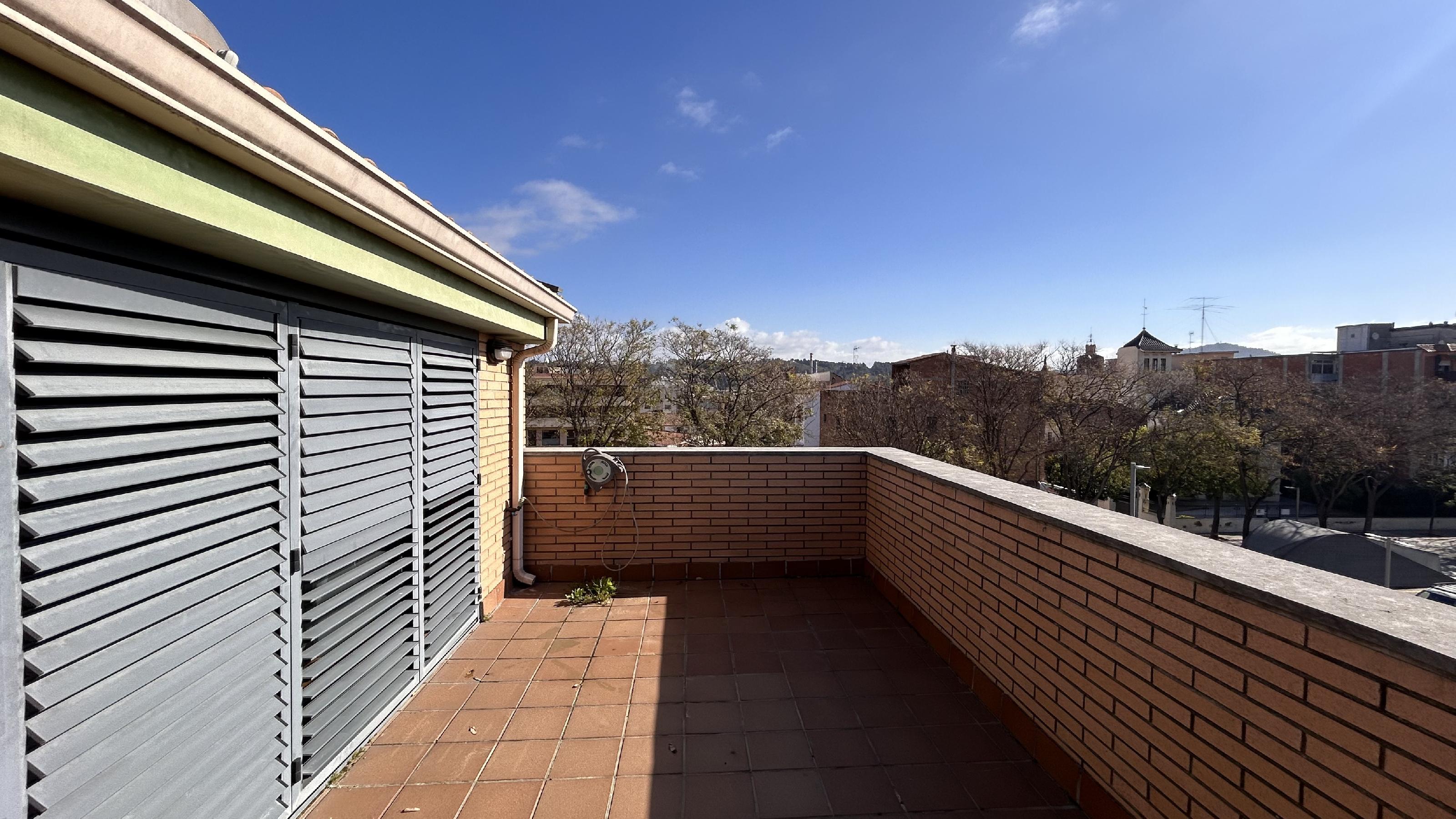 Imagen 38 Casa en venta en Sant Andreu De La Barca / Junto a la estación de Ferrocarriles Catalanes