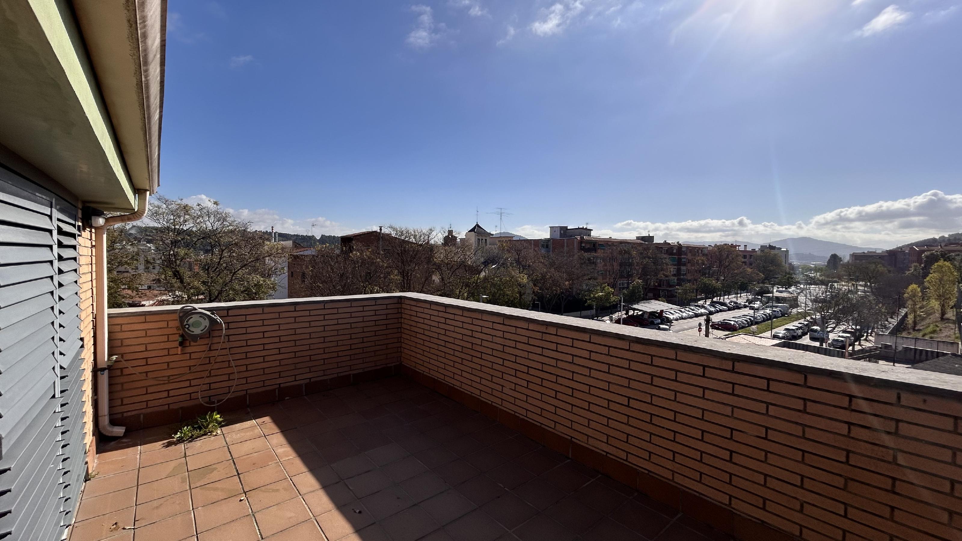 Imagen 26 Casa en venta en Sant Andreu De La Barca / Junto a la estación de Ferrocarriles Catalanes