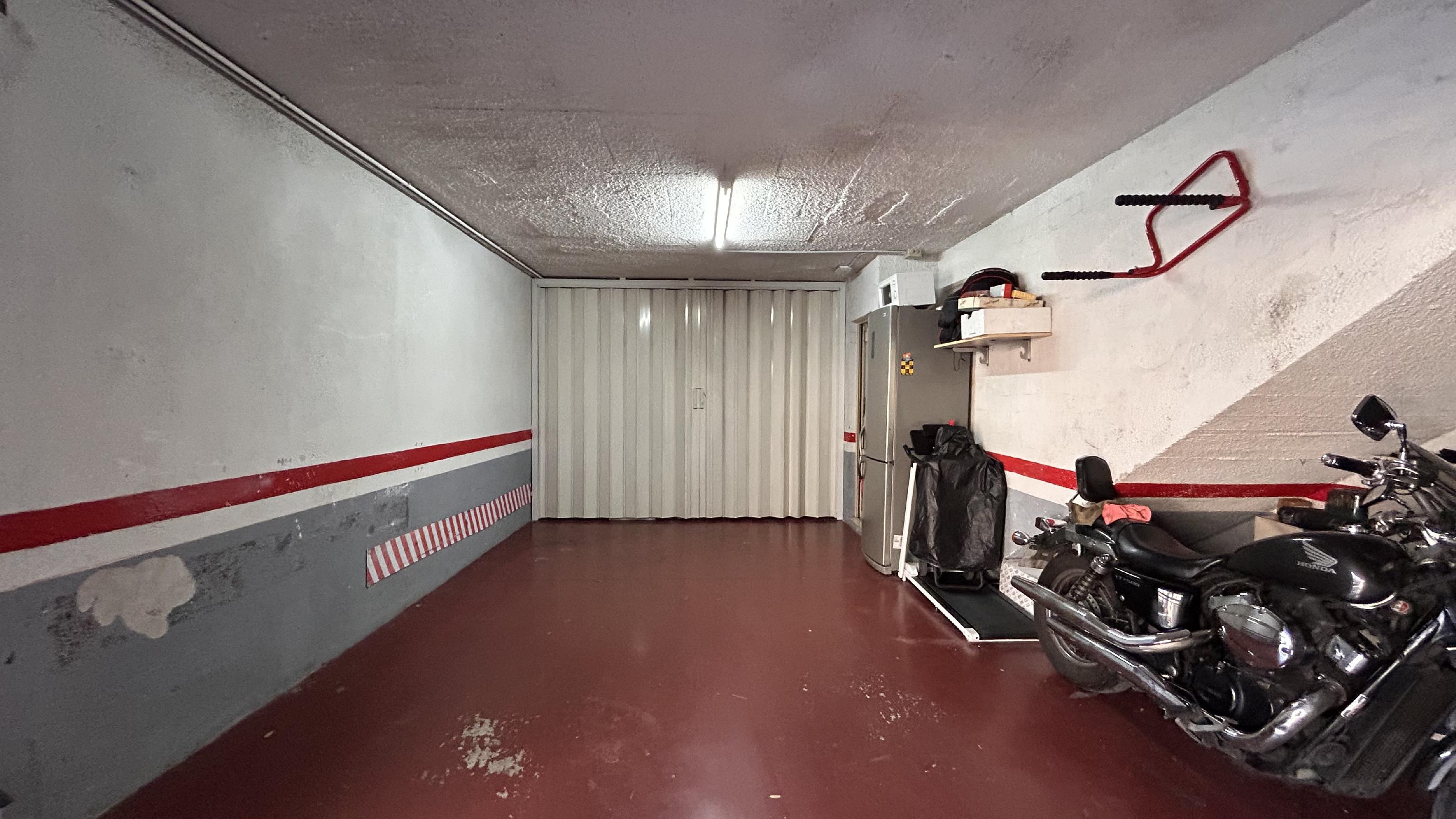 Imagen 39 Casa en venta en Sant Andreu De La Barca / Junto a la estación de Ferrocarriles Catalanes