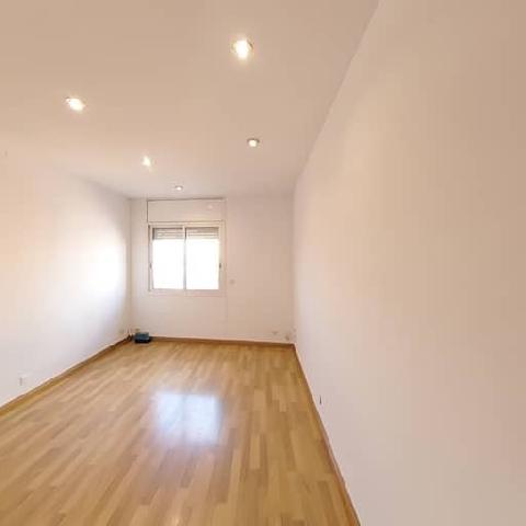 Imagen 1 Inmueble 295292 - Piso en venta en Barcelona / Av Meridiana - València 