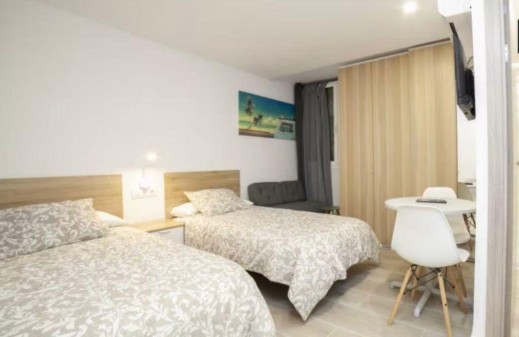 Imagen 3 Dúplex en venta en Hospitalet De Llobregat L´ / Junto Instituto Margarida Xirgu y carrer...