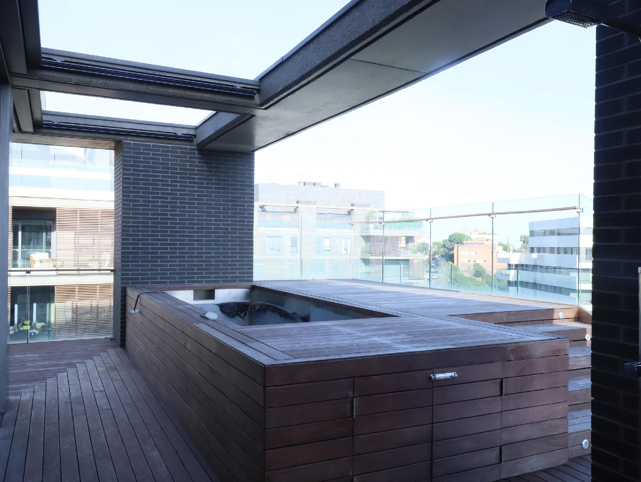 Imagen 1 Ático en venta en Esplugues De Llobregat / Avda Dels Traginers y profesor Barraquer