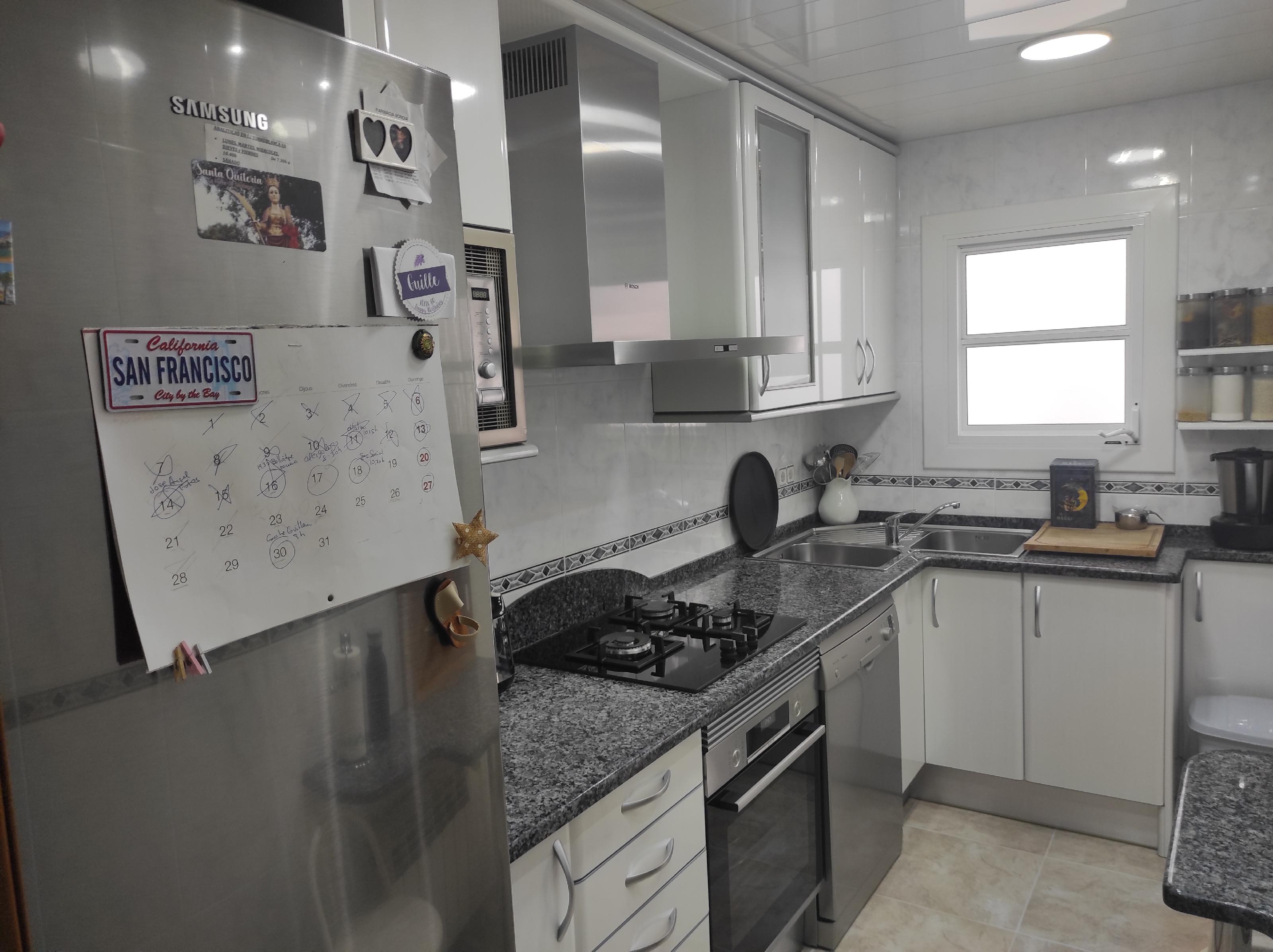 Imagen 3 Piso en venta en Sant Just Desvern / Junto centro de atención primaria, cap de Sant Just