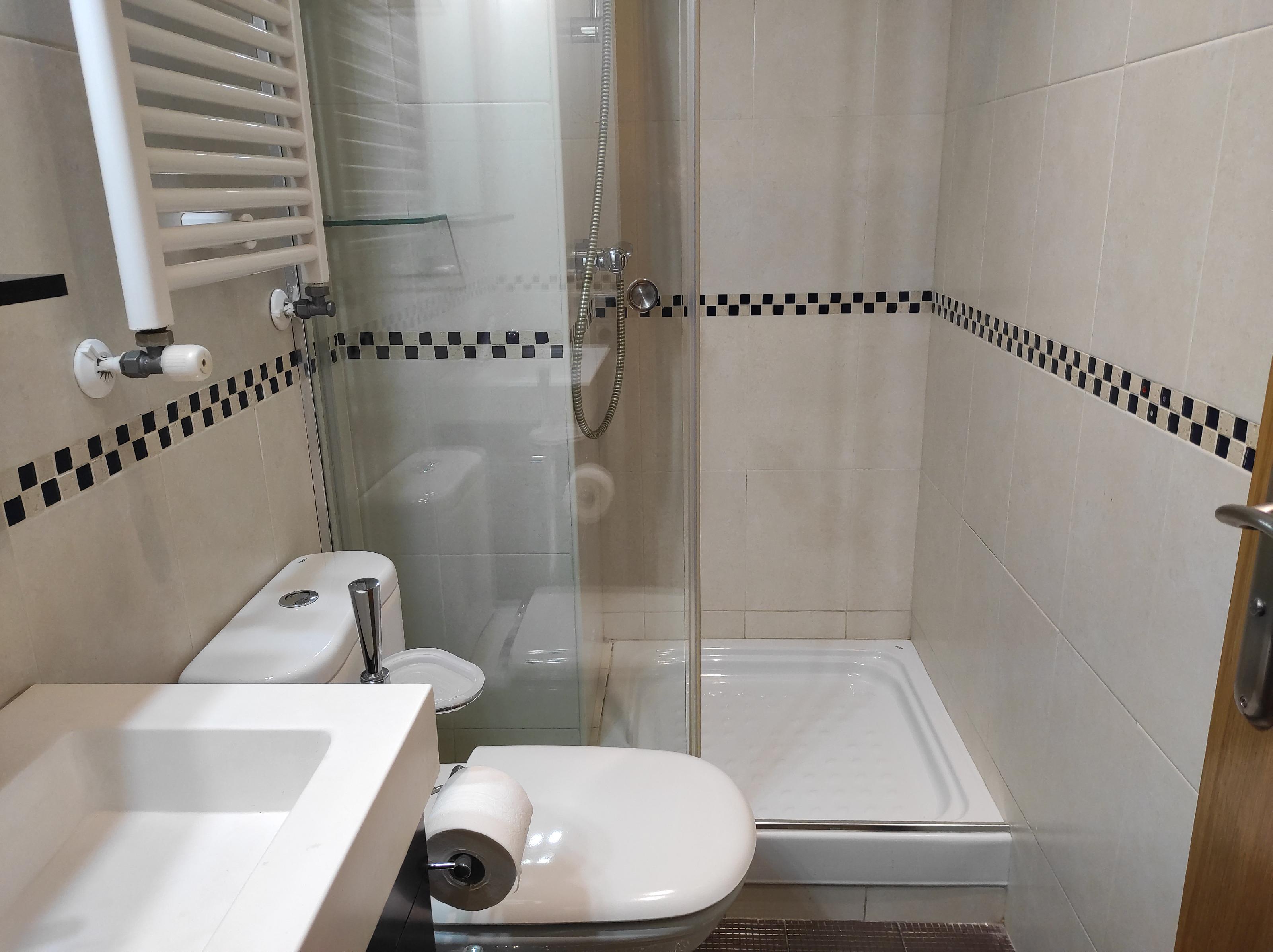 Imagen 31 Piso en venta en Esplugues De Llobregat / Avda Cornella junto Caprabo