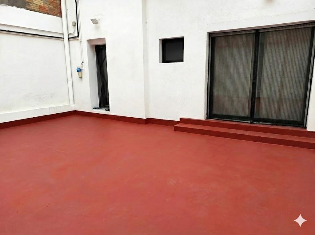 Imagen 3 Planta Baja en venta en Cornellà De Llobregat / Junto plaça de Lluis Marsans y calle Miranda 