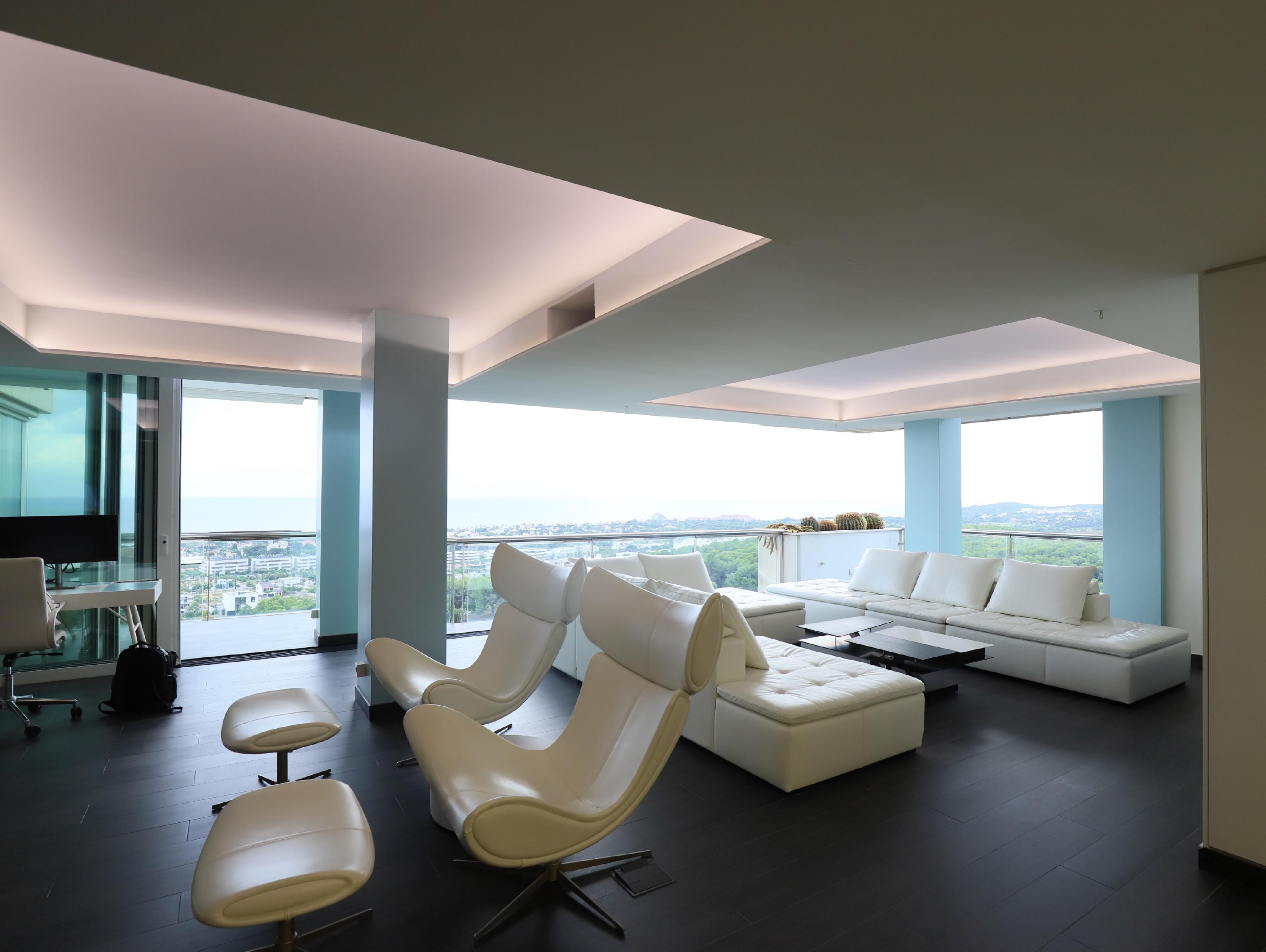 Imagen 1 Piso en venta en Sitges / Bien comunicado,vistas de una gran belleza y agradables