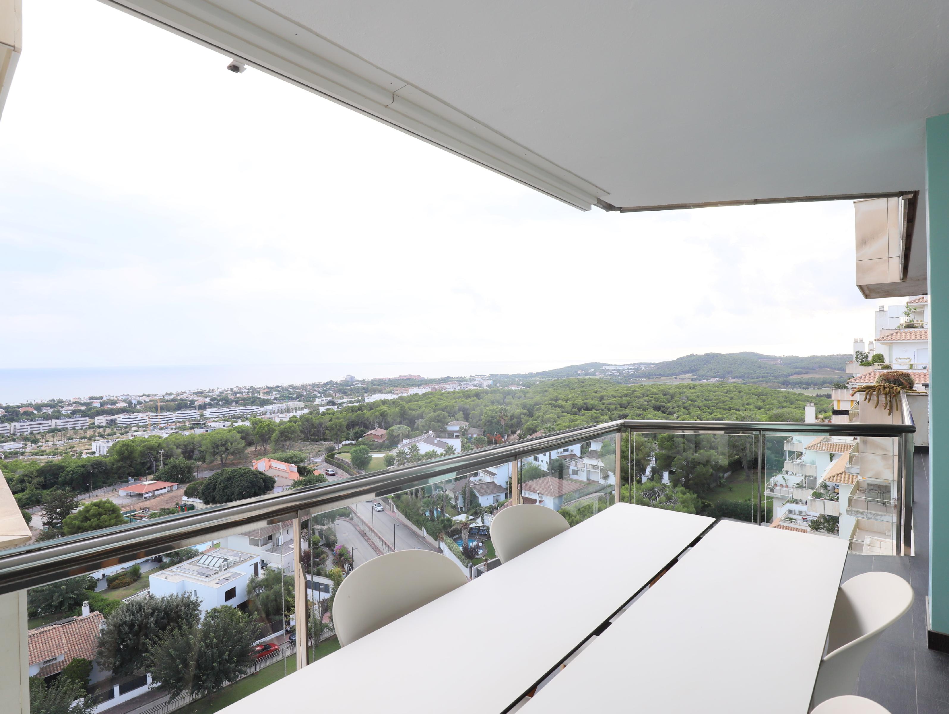 Imagen 3 Piso en venta en Sitges / Bien comunicado,vistas de una gran belleza y agradables