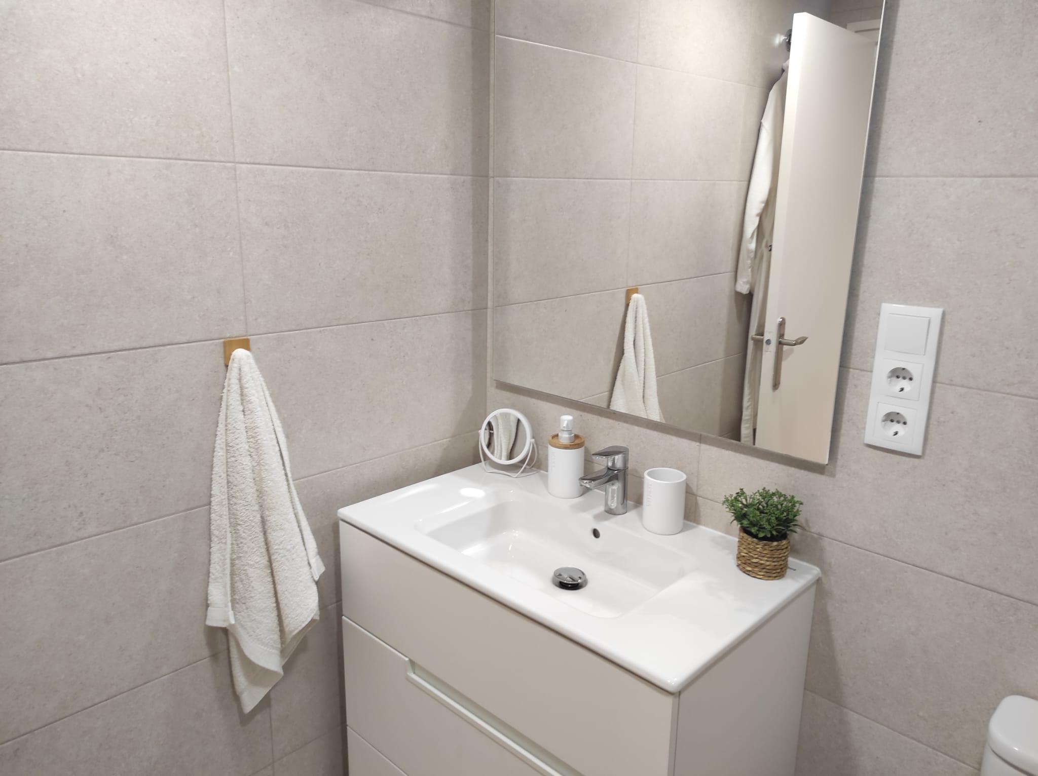 Imagen 29 Apartamento en venta en Tossa De Mar / Cala Llorell, cala Llevado, urb. Santa Maria De Llorell