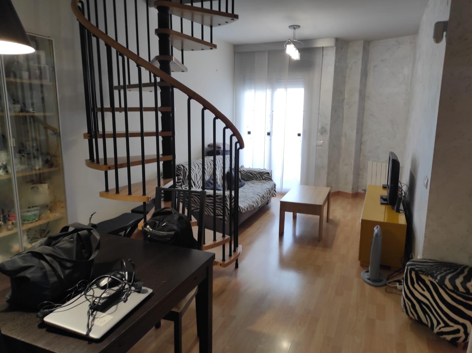 Imagen 1 Dúplex en venta en Sant Vicenç Dels Horts / Parque del Serral , cerca Caprabo