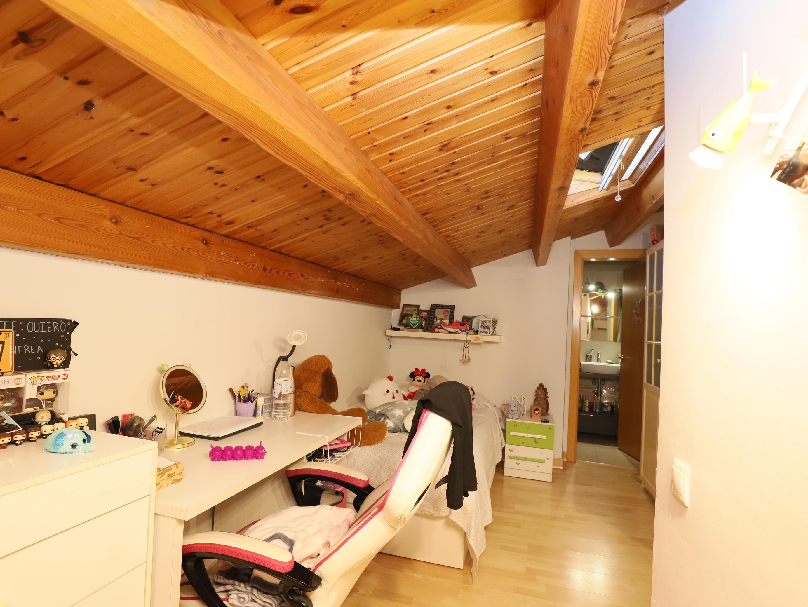 Imagen 33 Dúplex en venta en Sant Vicenç Dels Horts / Parque del Serral , cerca Caprabo