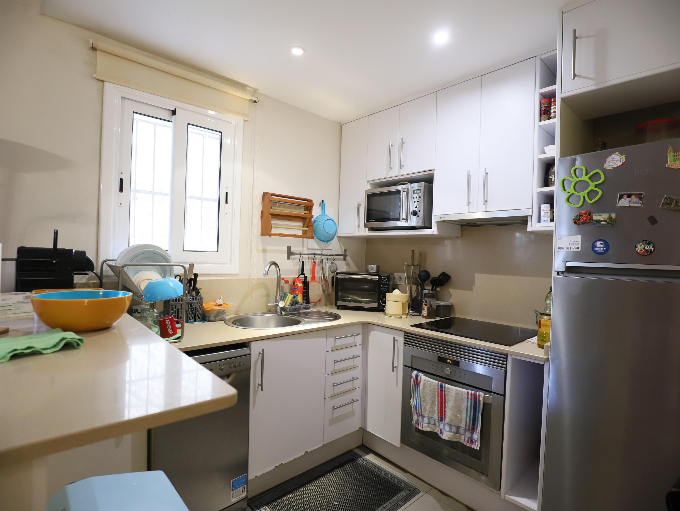 Imagen 3 Casa en venta en Esplugues De Llobregat / Jardines de Cal Hospital, cerca fundación Finest...