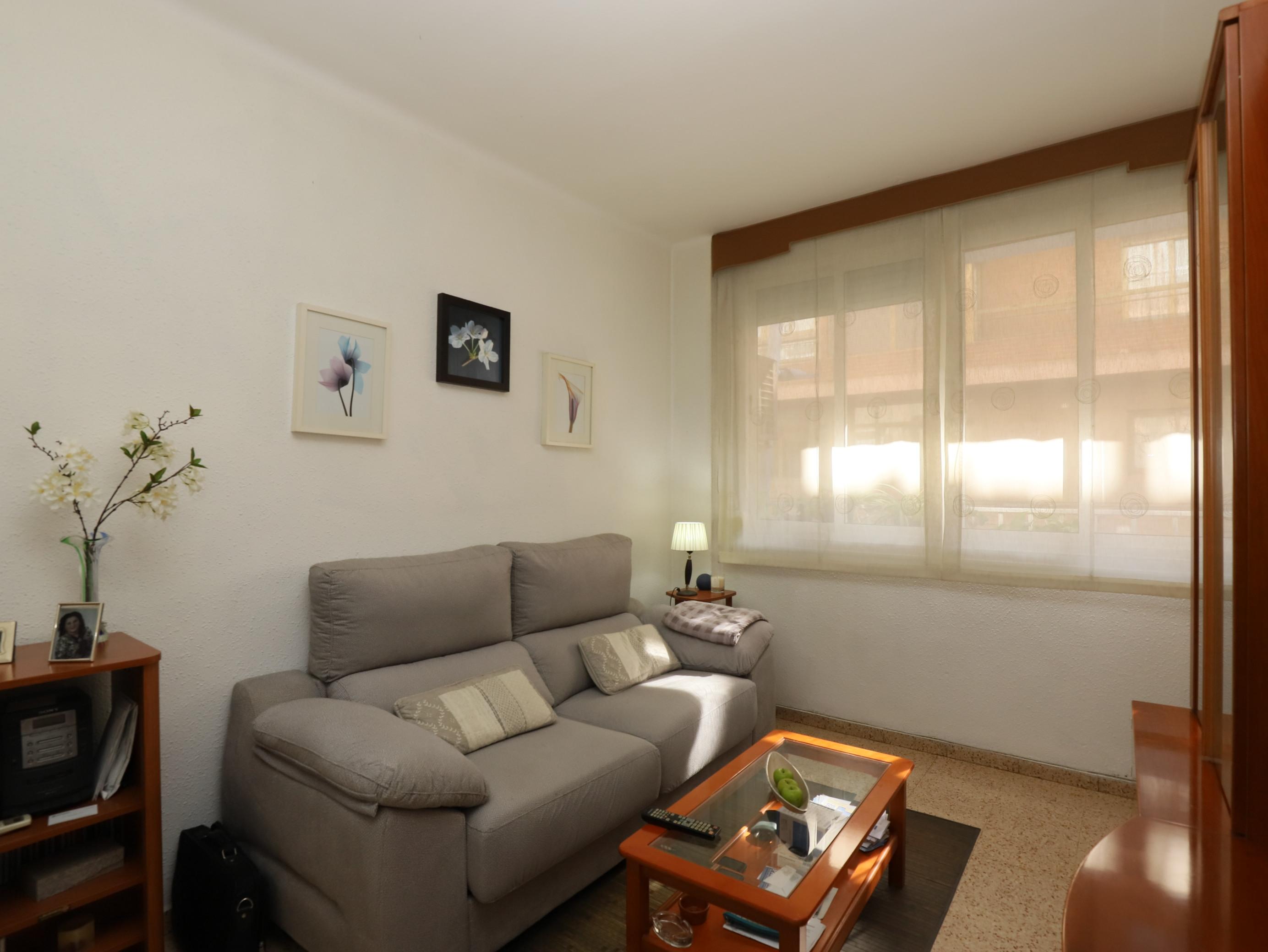 Imagen 34 Piso en venta en Esplugues De Llobregat / Junto Angel Gumera y biblioteca pare Miquel D´Es...