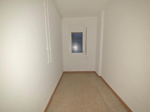 Imagen 7 Inmueble 300162 - Piso en venta en Barcelona / Junto Avda. Meridiana