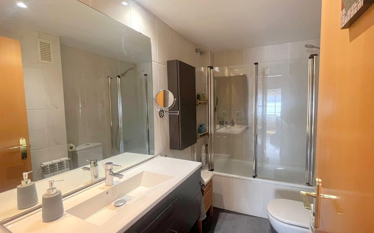 Imagen 4 Piso en venta en Sant Feliu De Llobregat / Mas Lluí - passeig Comte Vilardaga