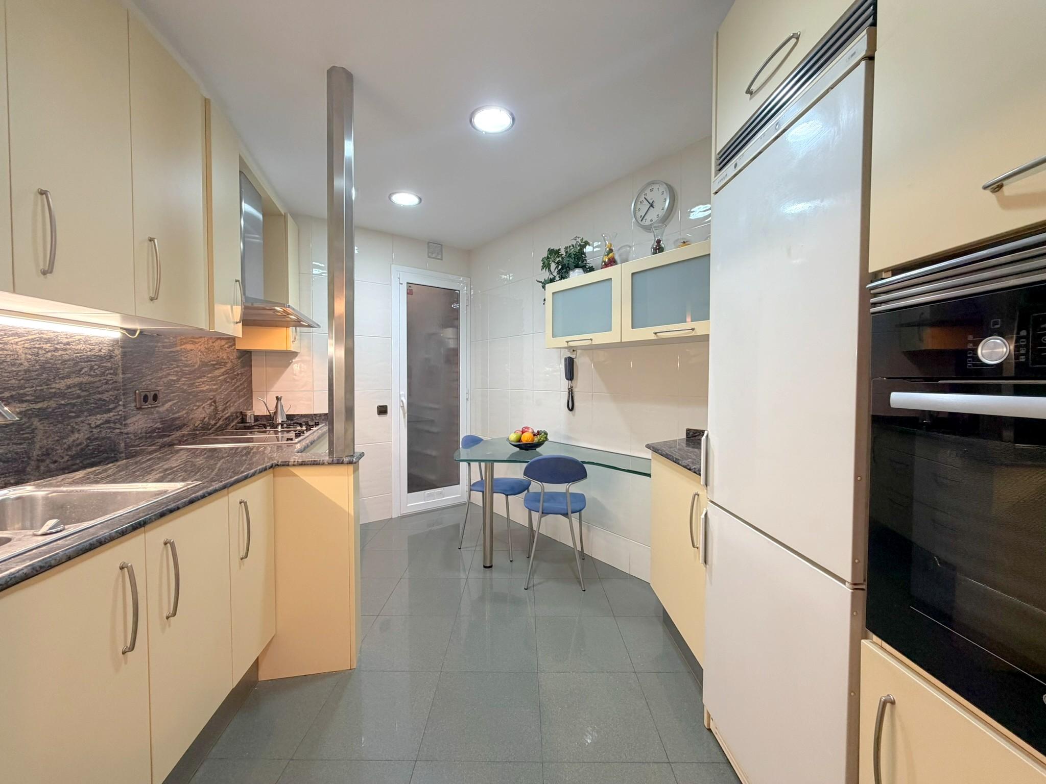 Imagen 3 Piso en venta en Barcelona / Comte Borrell - Mercat Sant Antoni