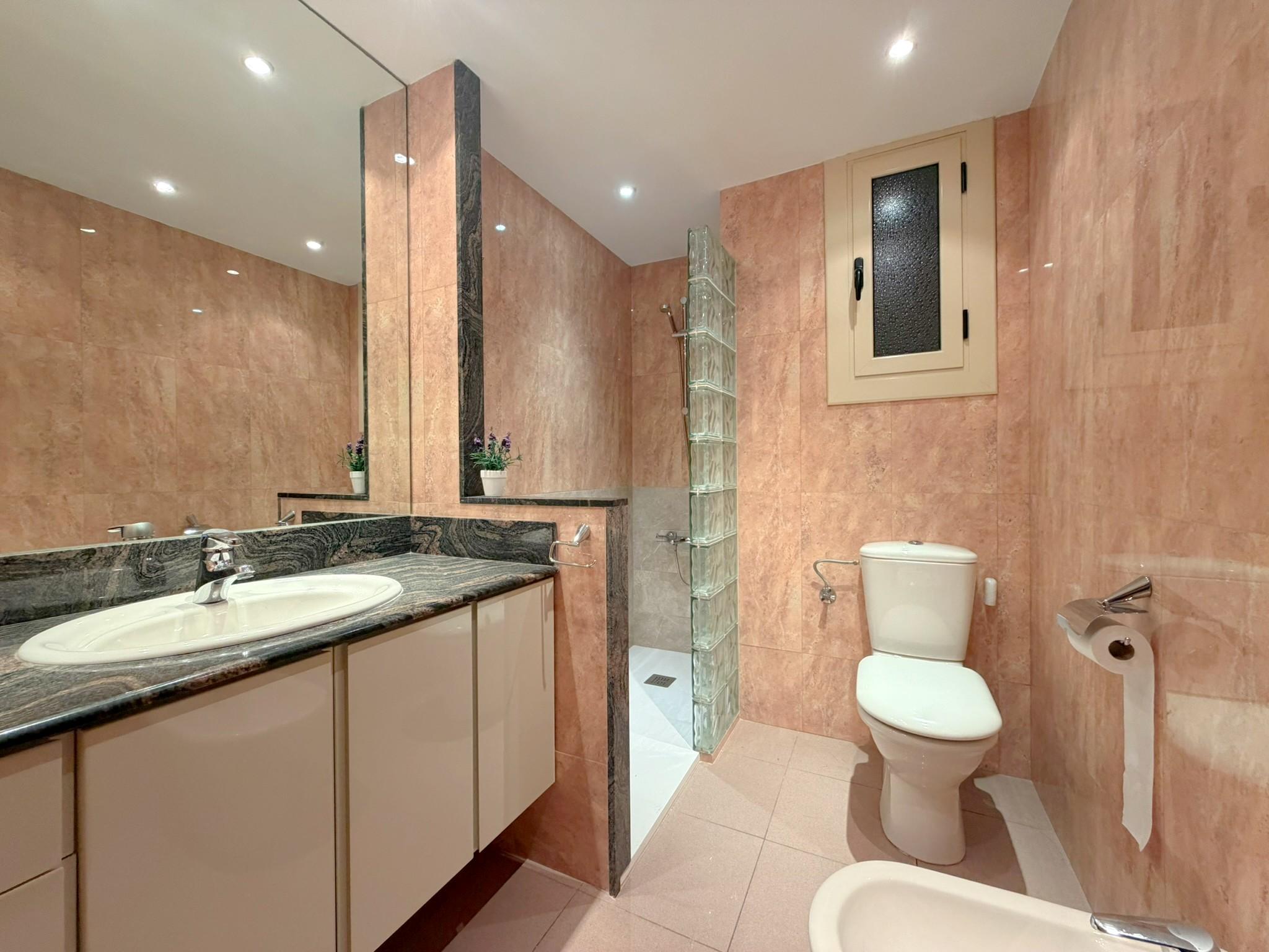 Imagen 4 Piso en venta en Barcelona / Comte Borrell - Mercat Sant Antoni