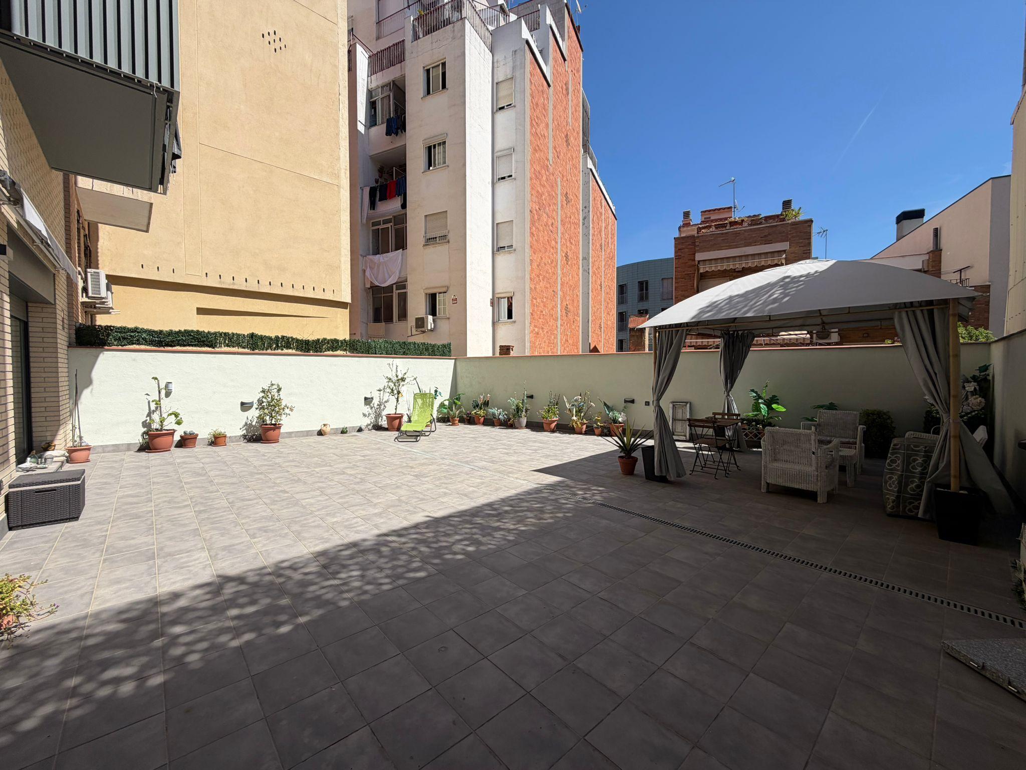 Imagen 1 Piso en venta en Hospitalet De Llobregat L´ / Mercat Can Serra