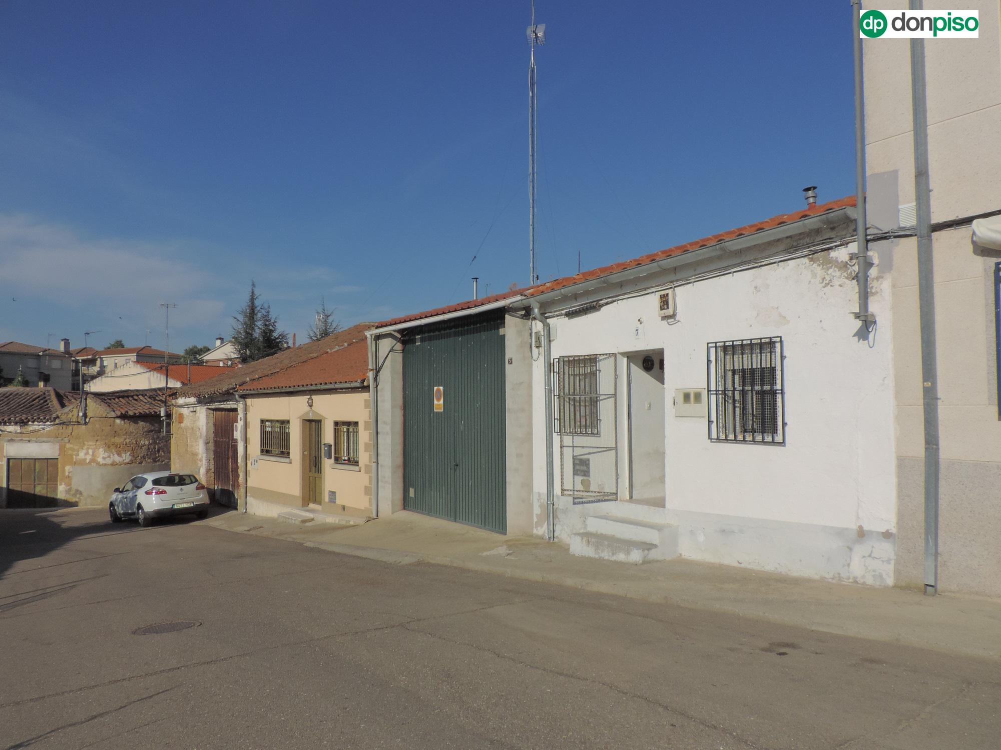 Imagen 1 Casa Adosada en venta en Aldealengua / Aldealengua. A 15 minutos de Salamanca.