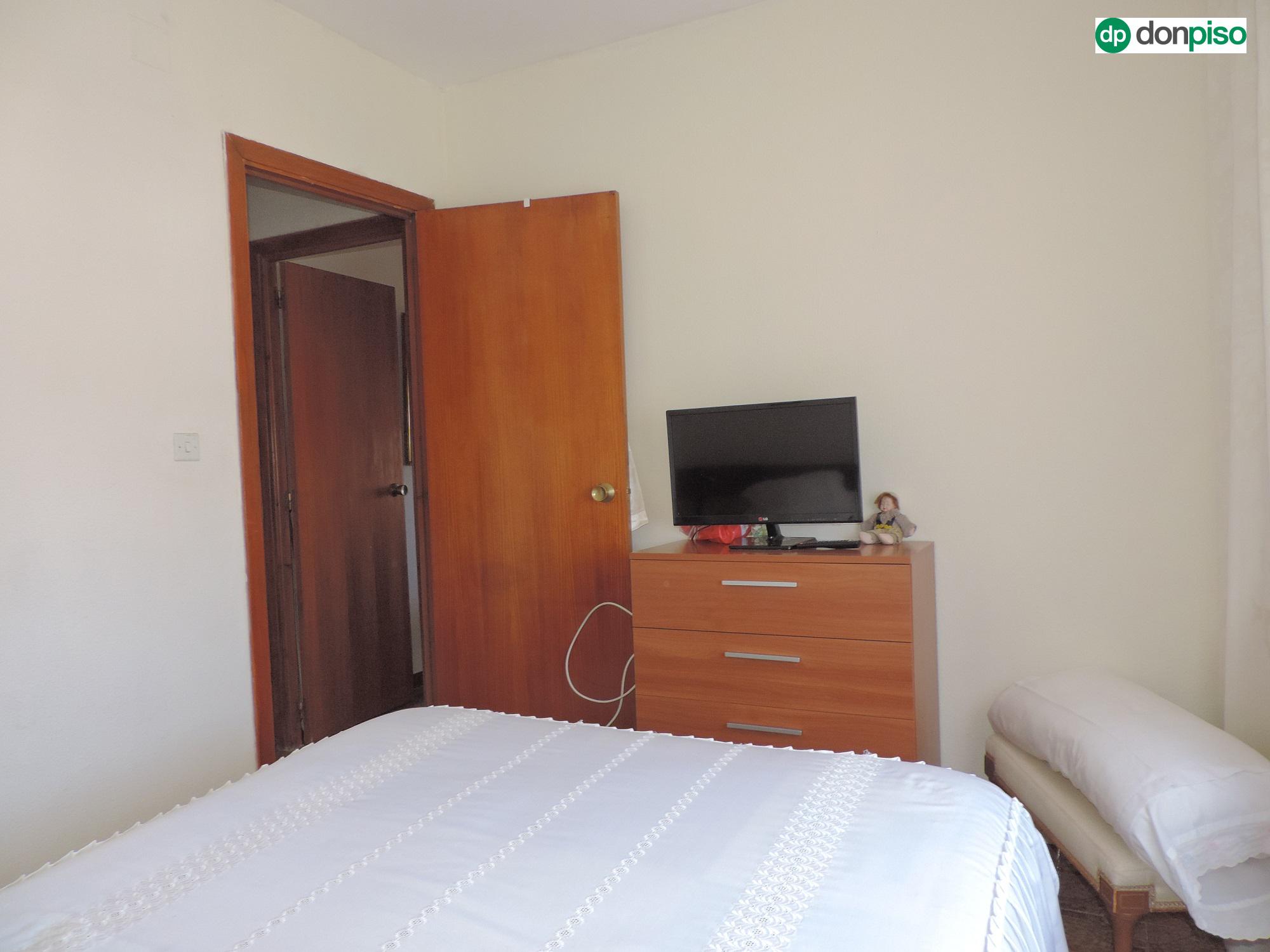 Imagen 9 Casa Aislada en venta en Calvarrasa De Abajo / Urbanización la Cabezuela