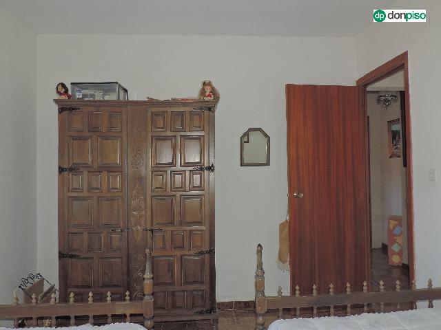 Imagen 12 Inmueble 296111 - Casa Aislada en venta en Calvarrasa De Abajo / Urbanización la Cabezuela