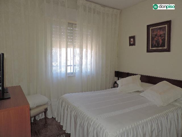 Imagen 8 Inmueble 296111 - Casa Aislada en venta en Calvarrasa De Abajo / Urbanización la Cabezuela