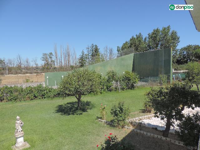 Imagen 3 Inmueble 296111 - Casa Aislada en venta en Calvarrasa De Abajo / Urbanización la Cabezuela