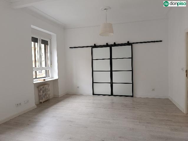 Imagen 1 Inmueble 301633 - Piso en alquiler en Salamanca / Calle Gran Via. Centro