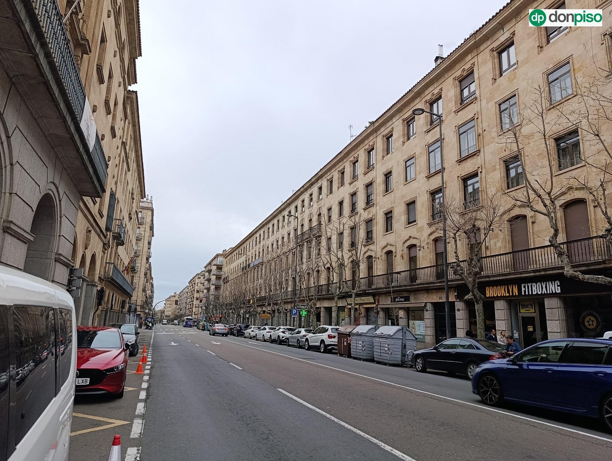 Imagen 1 Piso en alquiler en Salamanca / Gran vía altura calle Correhuela
