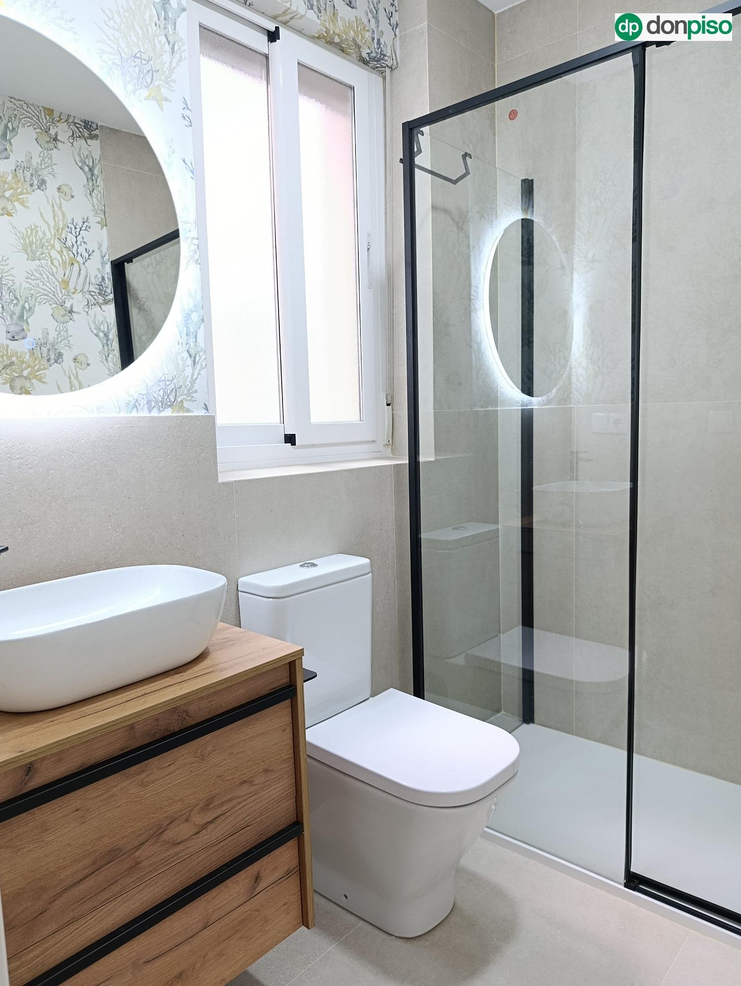 Imagen 1 Piso en alquiler en Salamanca / Gran vía altura calle Correhuela