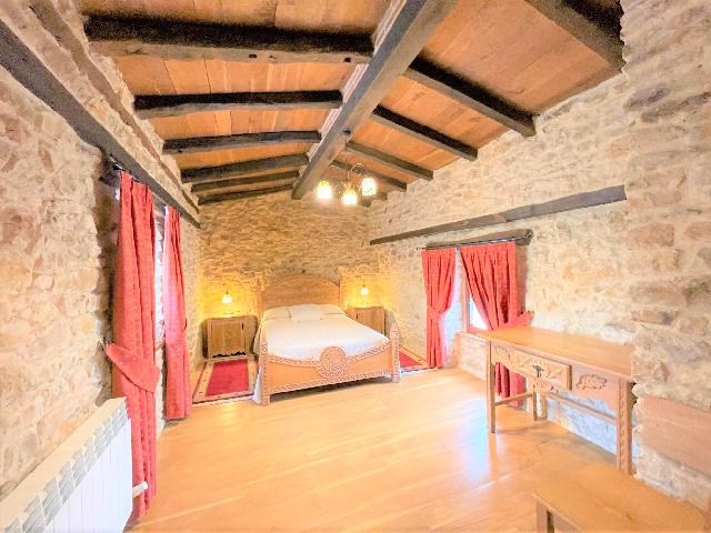 Imagen 8 Inmueble 261369 - Casa Rústica en venta en Villarcayo De Merindad De Castilla La Vieja / Pedania de Fresnedo