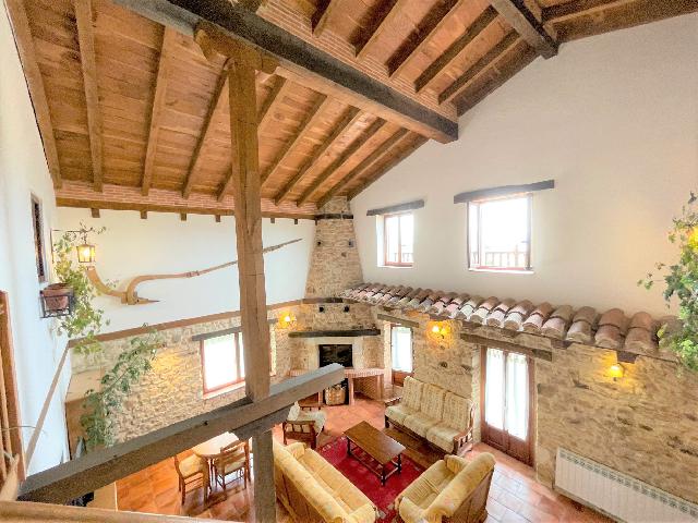 Imagen 2 Inmueble 261369 - Casa Rústica en venta en Villarcayo De Merindad De Castilla La Vieja / Pedania de Fresnedo