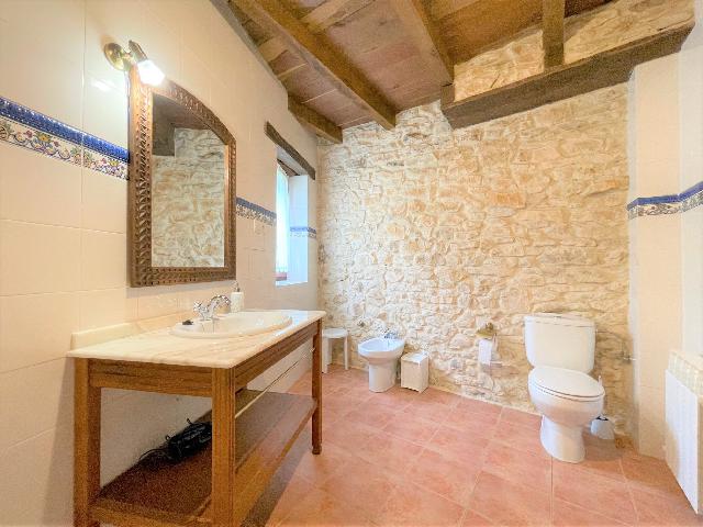 Imagen 18 Inmueble 261369 - Casa Rústica en venta en Villarcayo De Merindad De Castilla La Vieja / Pedania de Fresnedo