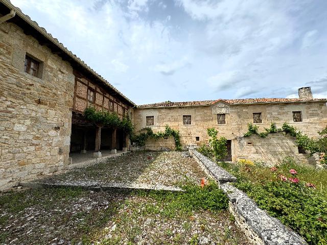 Imagen 1 Inmueble 285134 - Casa en venta en Villarcayo De Merindad De Castilla La Vieja / Villarcayo de Merindad de C...