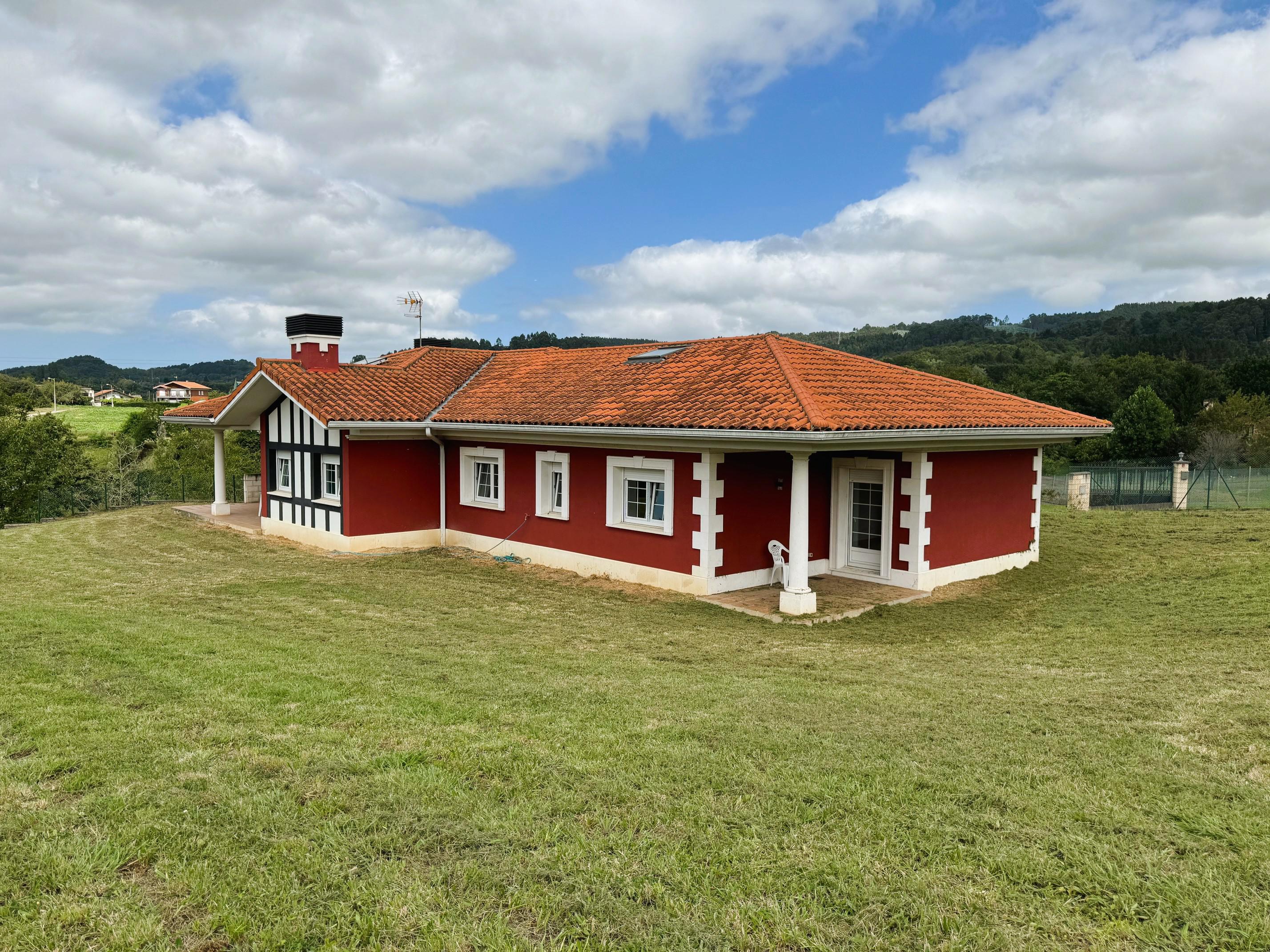 Imagen 1 Casa en venta en Loiu / Loiu entorno rural