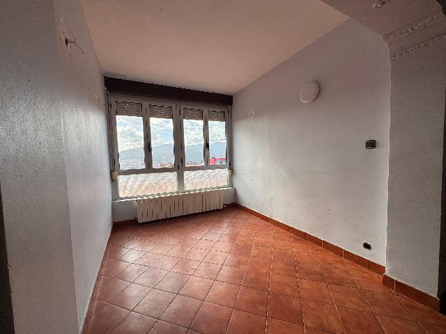 Imagen 11 Inmueble 291469 - Piso en venta en Bilbao / Calle Valencia. Etxebarri