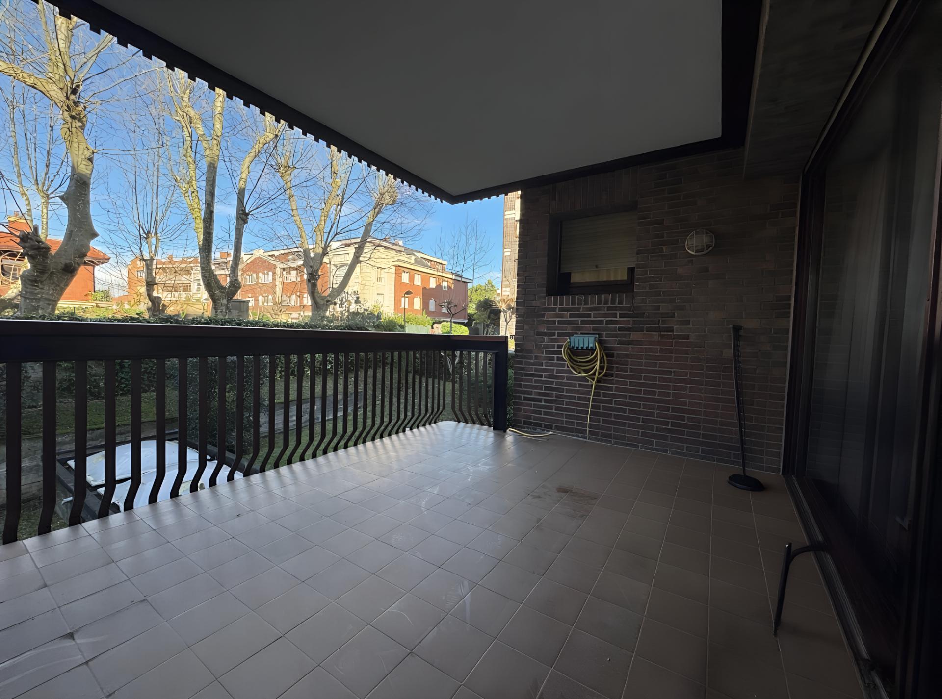 Imagen 11 Piso en venta en Getxo / Zona Atxekolandeta, cerca de playa de Ereaga