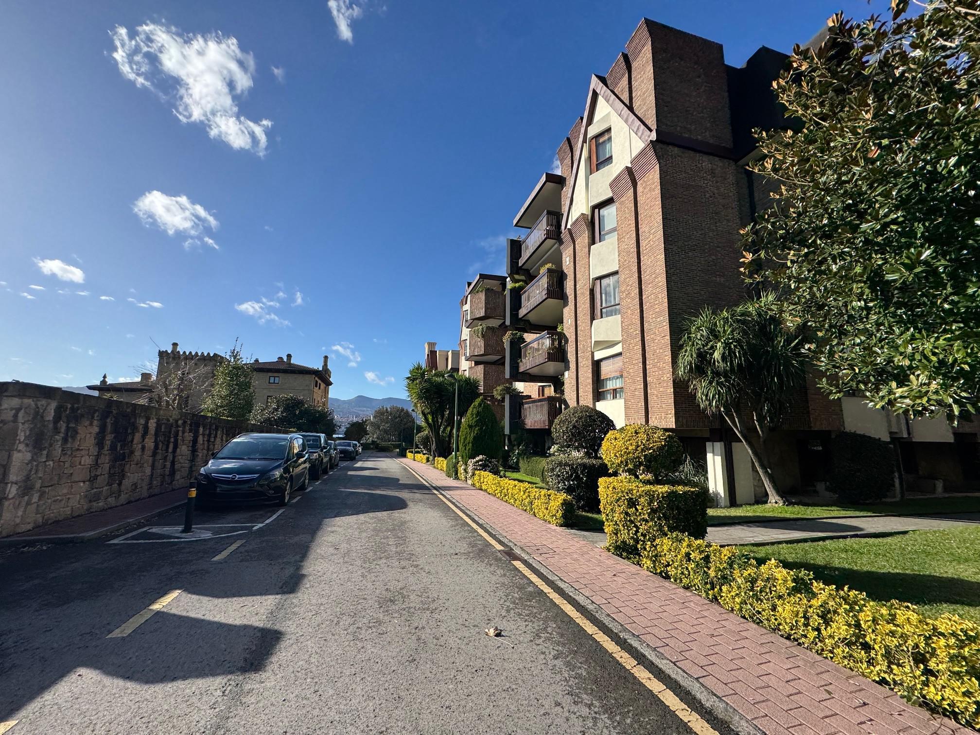 Imagen 39 Piso en venta en Getxo / Zona Atxekolandeta, cerca de playa de Ereaga