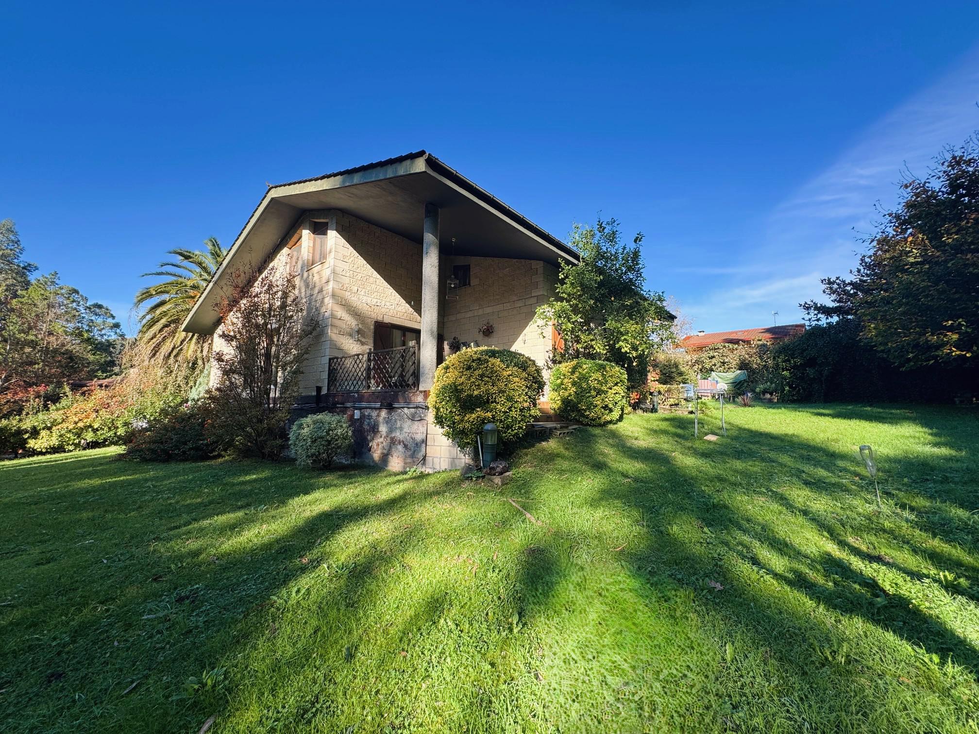 Imagen 1 Casa Aislada en venta en Maruri-jatabe / Al lado de las piscinas de Maruri