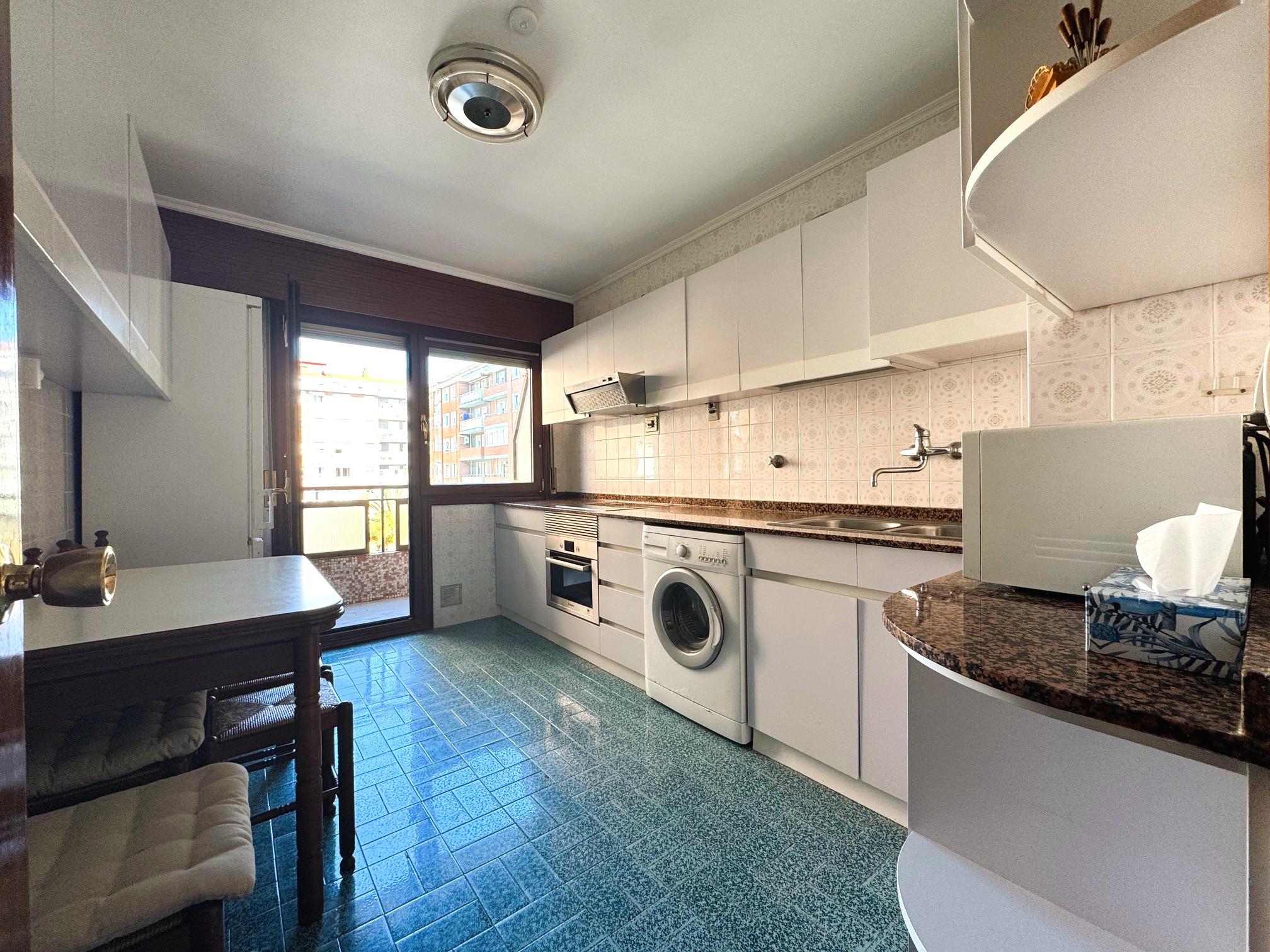 Imagen 2 Piso en venta en Leioa / Cerca del metro de las arenas en pinueta