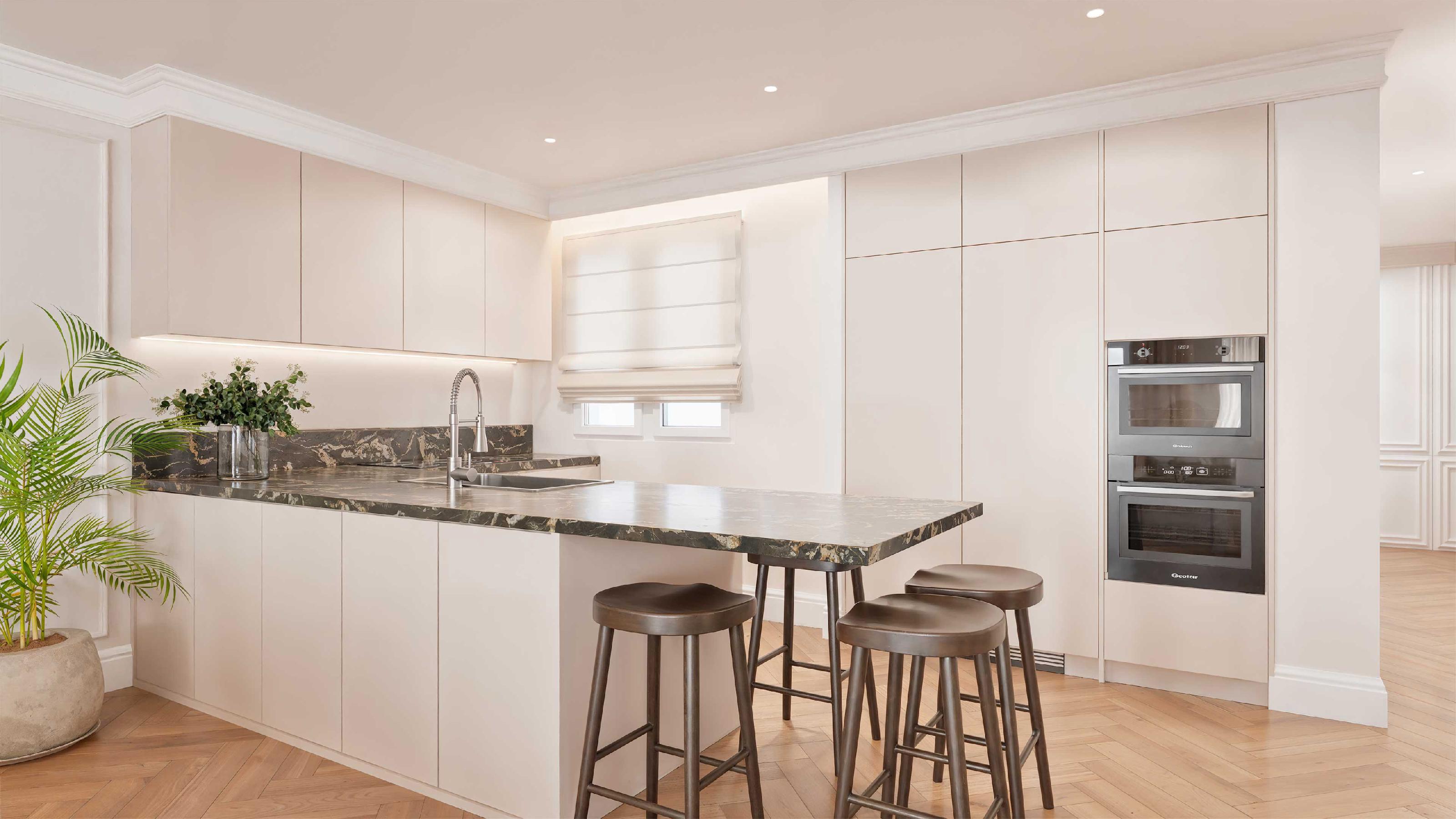 Imagen 5 Piso en venta en Donostia-San Sebastián / Calle Zubieta, a 25m de la Playa de la Concha