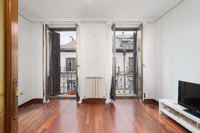 Imagen 2 Inmueble 300185 - Piso en venta en Donostia-San Sebastián / Centro, Donostia