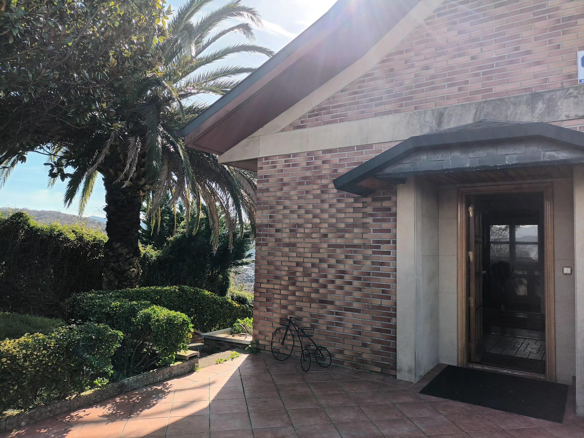 Imagen 1 Casa en venta en Donostia-San Sebastián / Barrio de Egia, Donostia