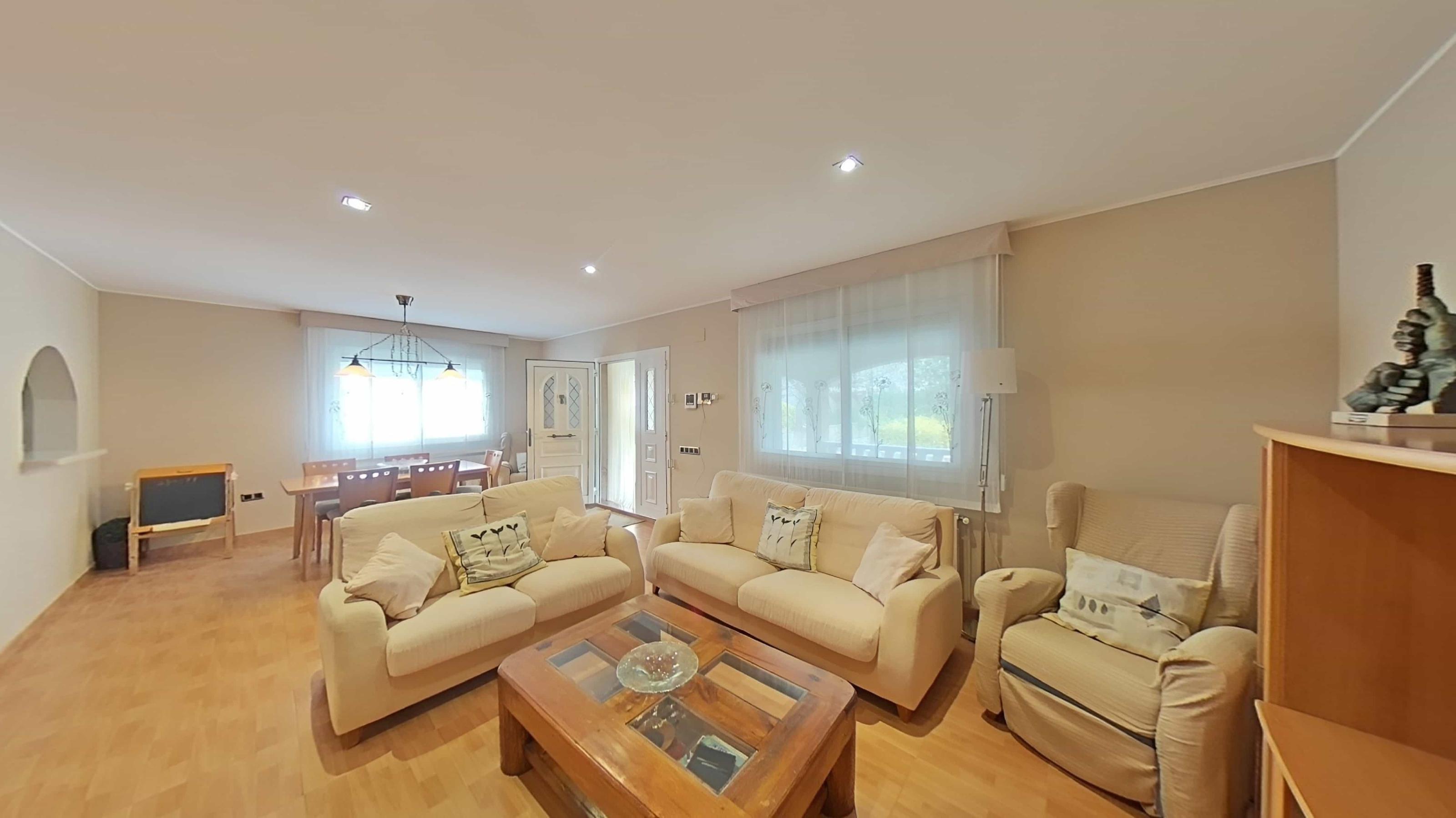 Imagen 7 Casa en venta en Olèrdola / A la entrada de la Urbanización Can Trabal