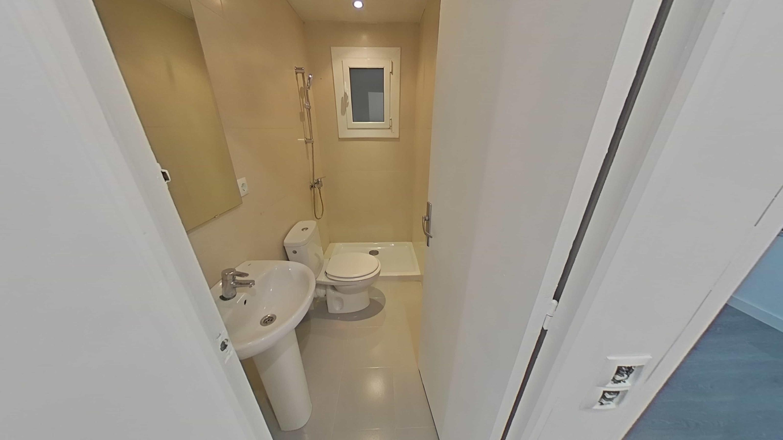 Imagen 2 Piso en venta en Vilafranca Del Penedès / Próximo al Hospital Comarcal.