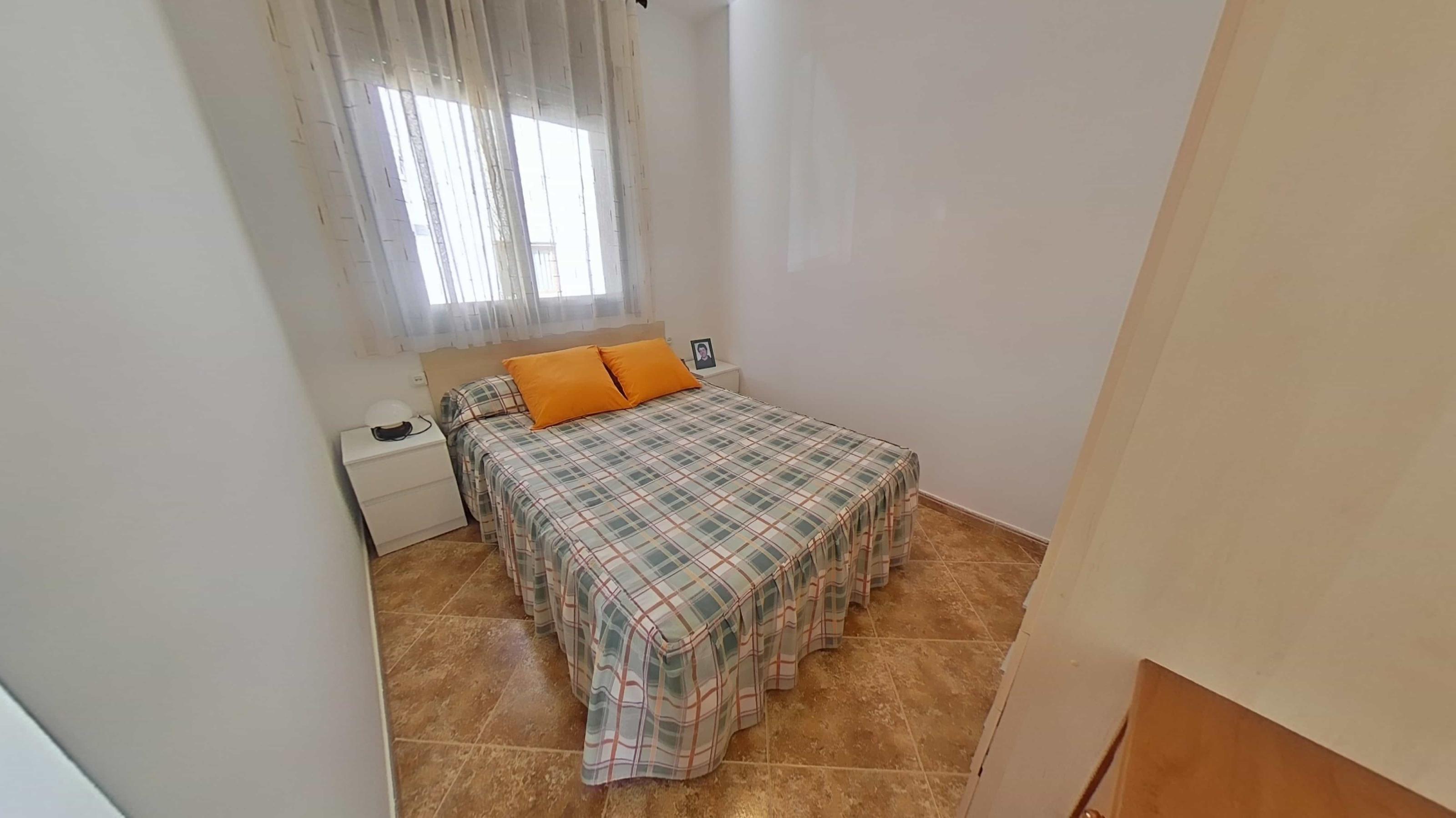 Imagen 18 Casa en venta en Torrelles De Foix / Ubicada en la Avenida principal de Can Coral.