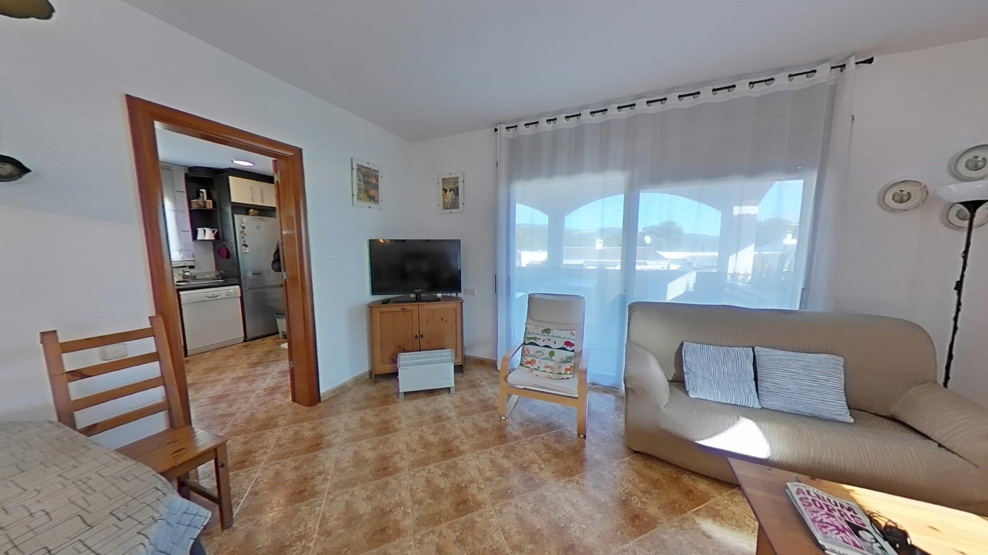 Imagen 12 Casa en venta en Torrelles De Foix / Ubicada en la Avenida principal de Can Coral.