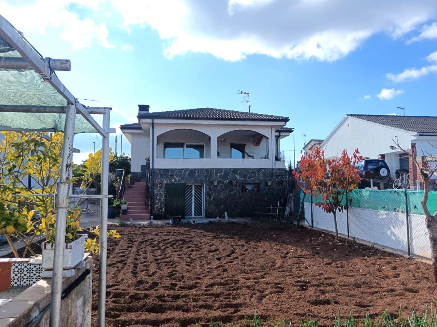 Imagen 30 Casa en venta en Torrelles De Foix / Ubicada en la Avenida principal de Can Coral.