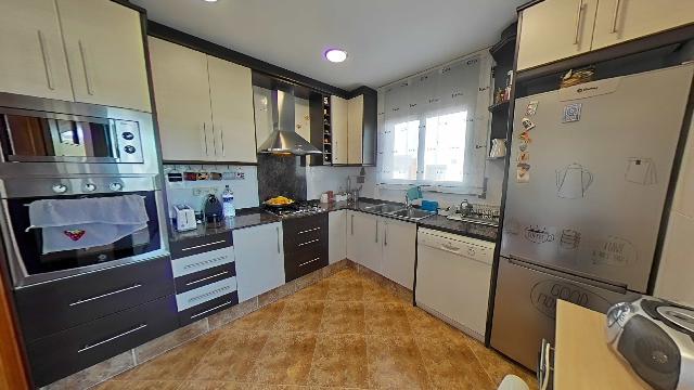 Imagen 3 Inmueble 299020 - Casa en venta en Torrelles De Foix / Ubicada en la Avenida principal de Can Coral.