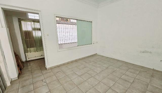 Imagen 5 Inmueble 280752 - Casa Adosada en venta en Hospitalet De Llobregat (L´) /  A solo 5 minutos del mercado  Col...